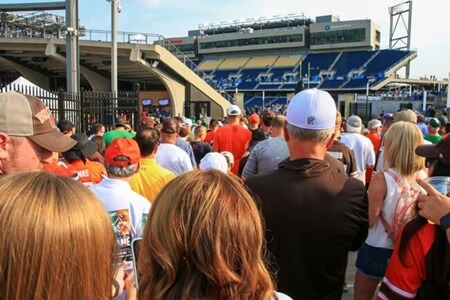 Fans pack into a stadium faster with simplified cash handling