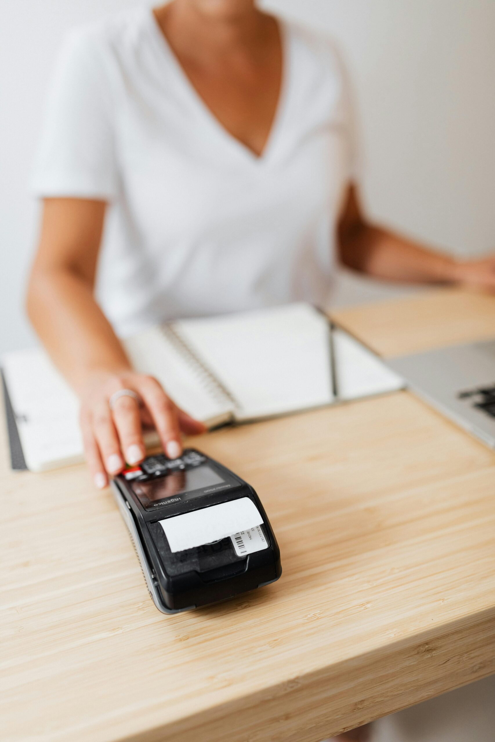paying cashless in the store